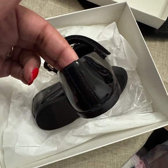 D&G Kids Shoes with Heart Charm - Picture 4 of 7